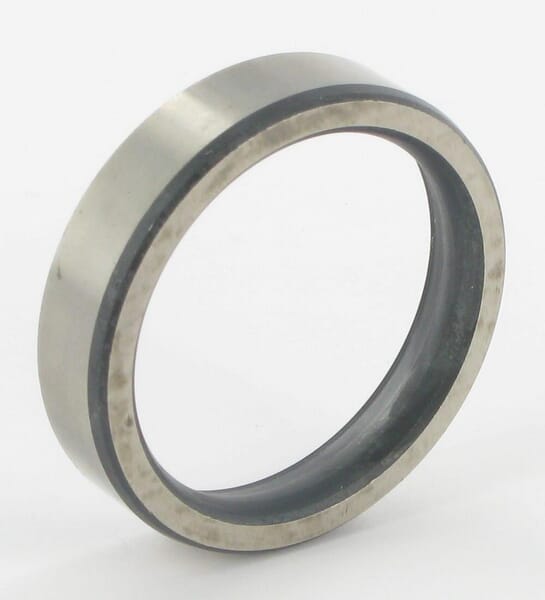 DEUTZ Ventilsitz Einlass 2137302